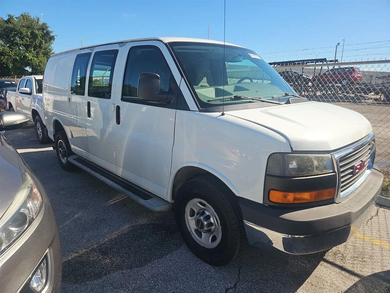 GMC Savana Cargo Van  2015
