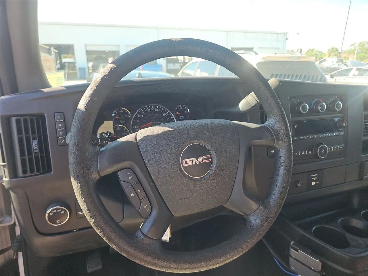 GMC Savana Cargo Van  2015