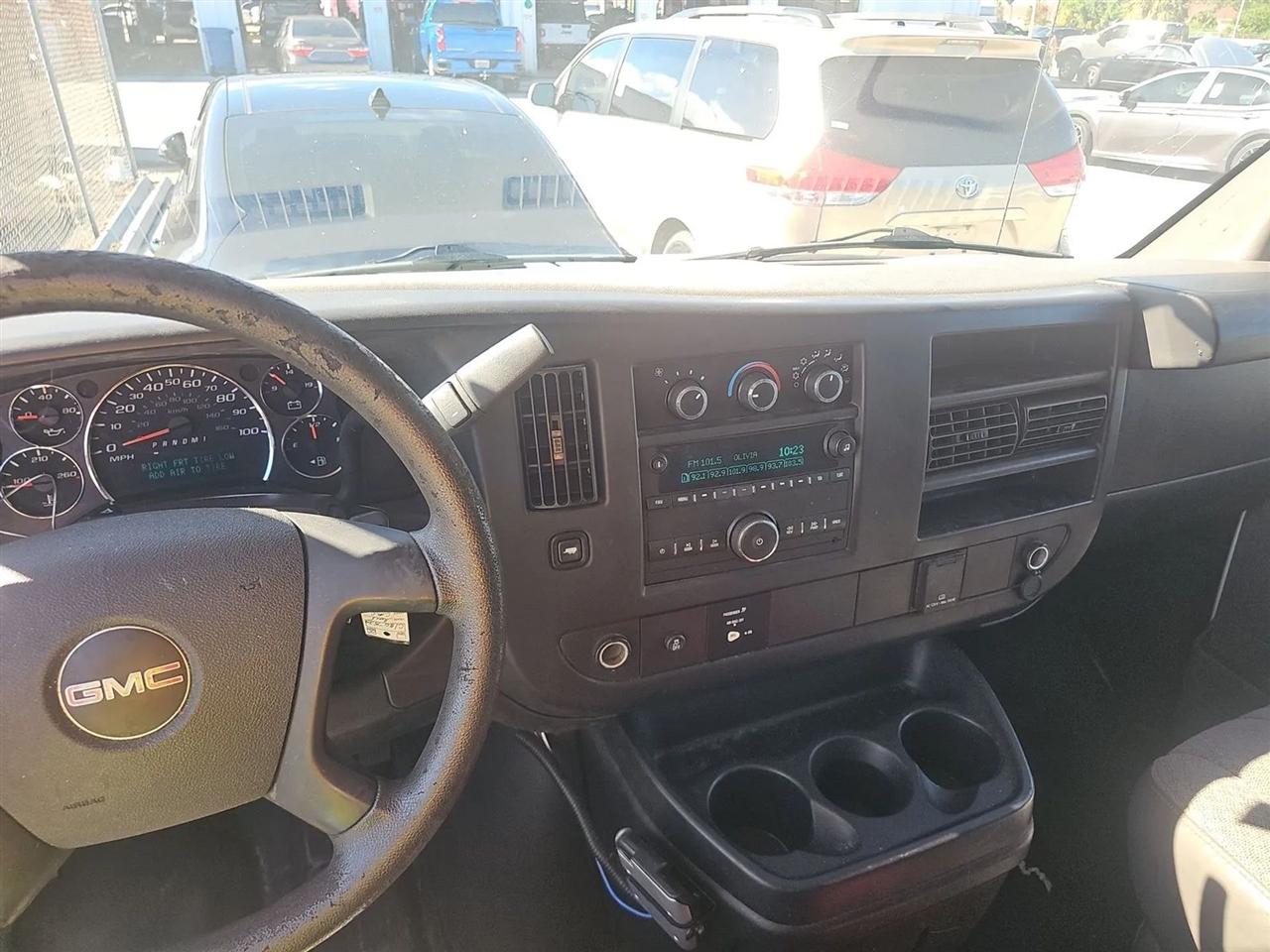 GMC Savana Cargo Van  2015