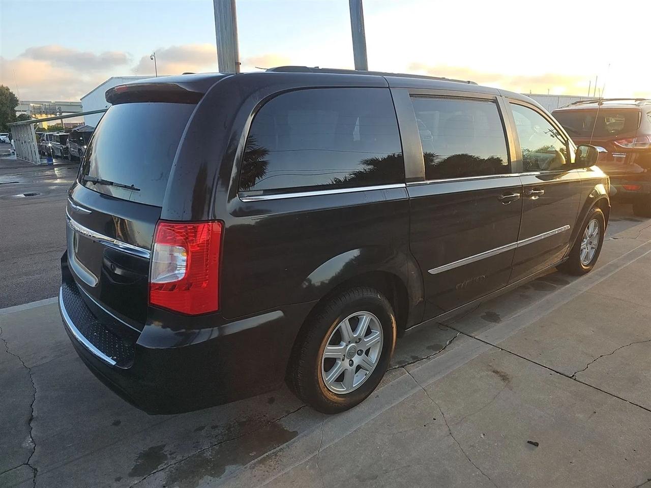 Chrysler Town & Country  2012