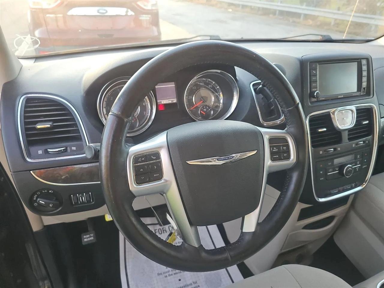 Chrysler Town & Country  2012