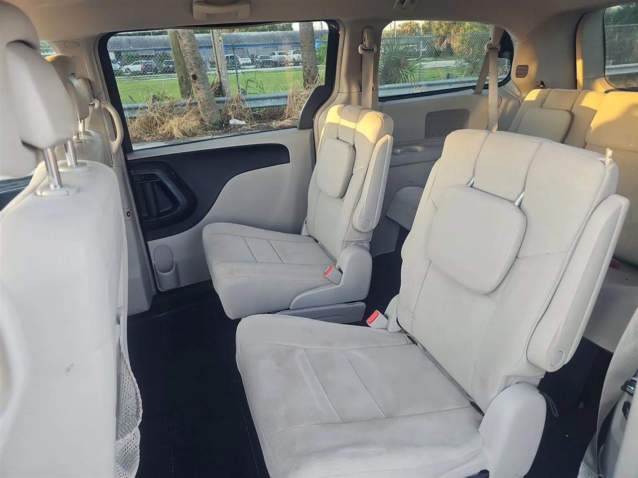 Chrysler Town & Country  2012