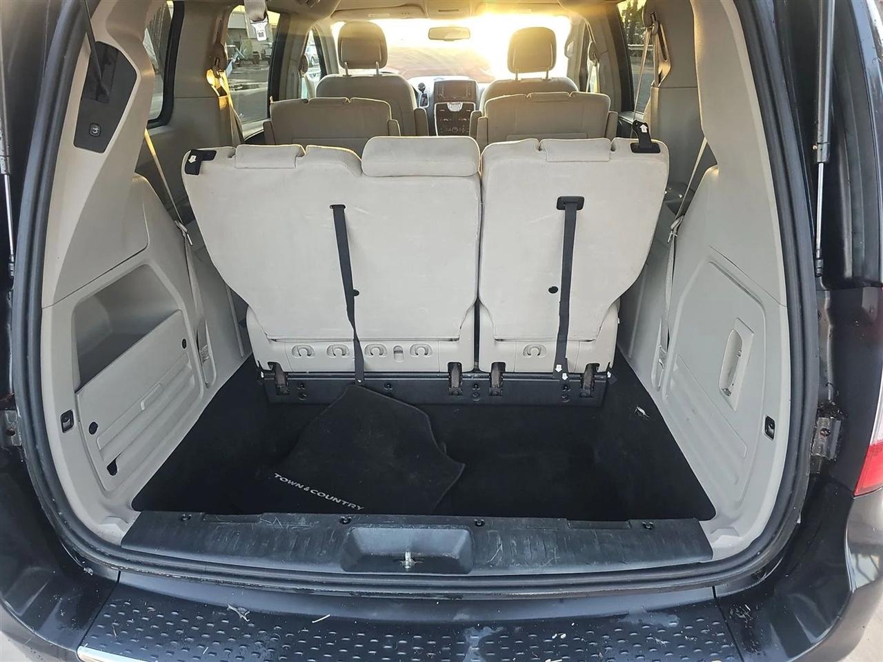 Chrysler Town & Country  2012
