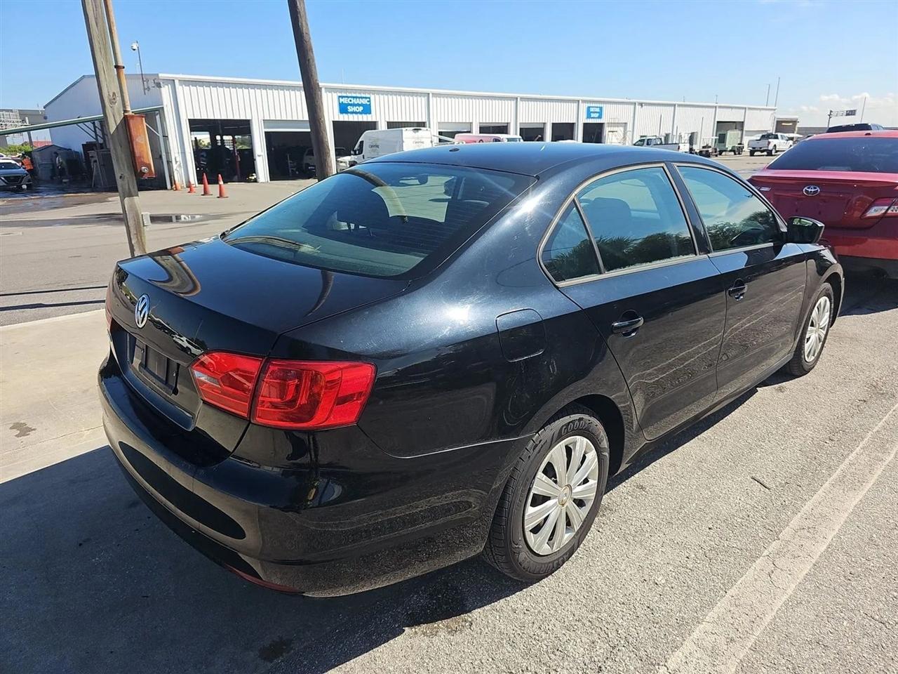 Volkswagen Jetta Sedan  2013