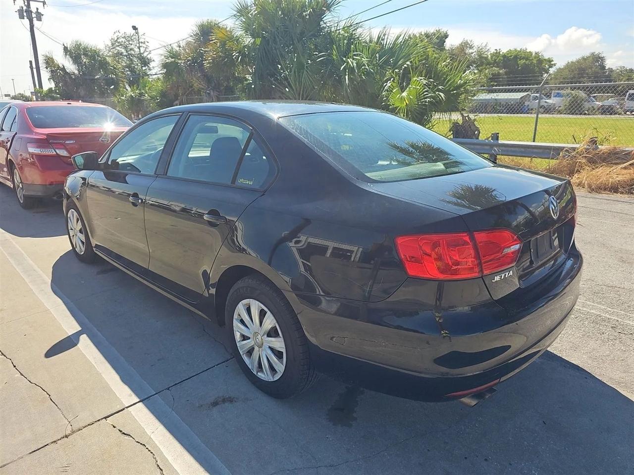 Volkswagen Jetta Sedan  2013