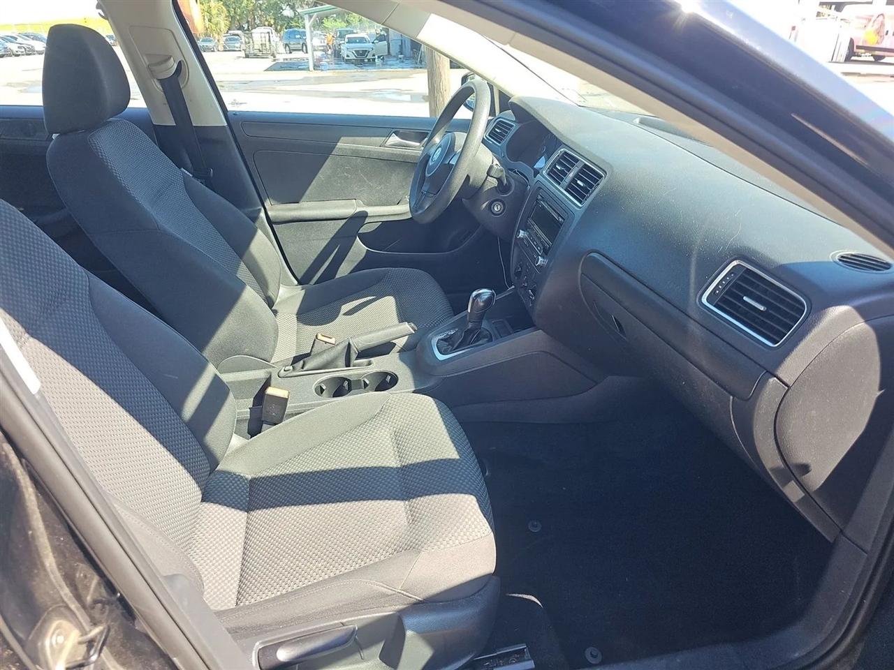 Volkswagen Jetta Sedan  2013