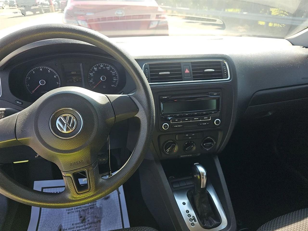 Volkswagen Jetta Sedan  2013