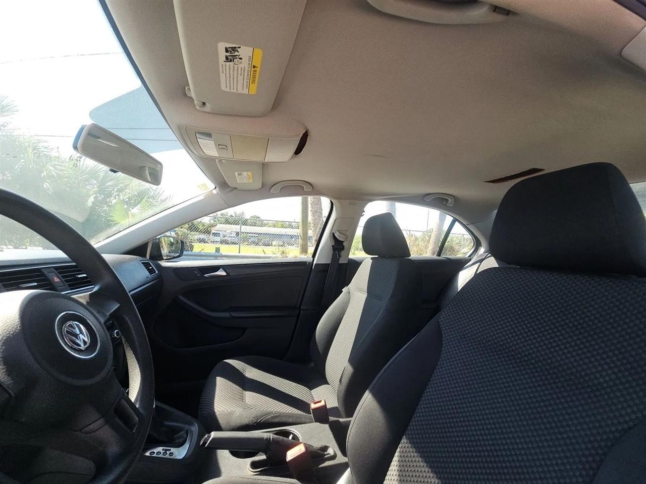 Volkswagen Jetta Sedan  2013