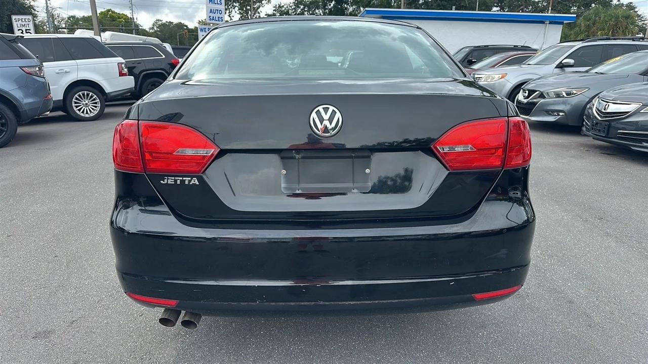 Volkswagen Jetta Sedan  2013