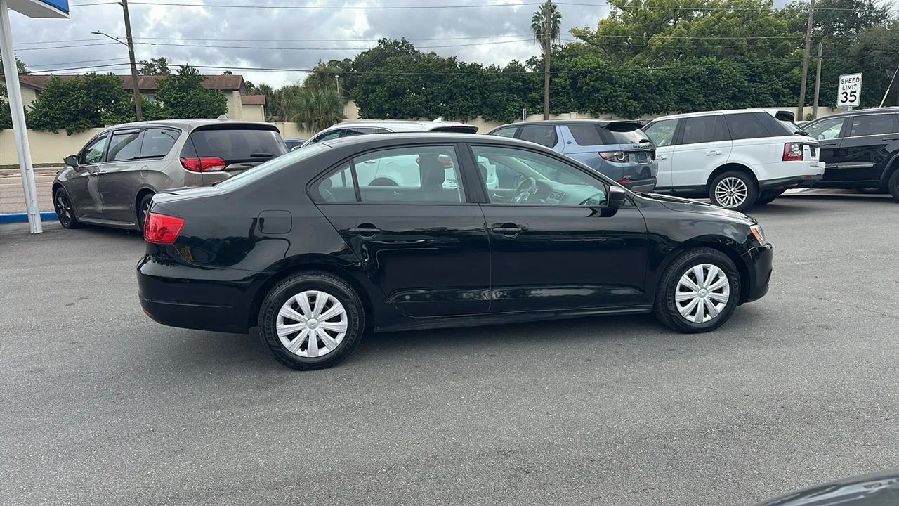 Volkswagen Jetta Sedan  2013