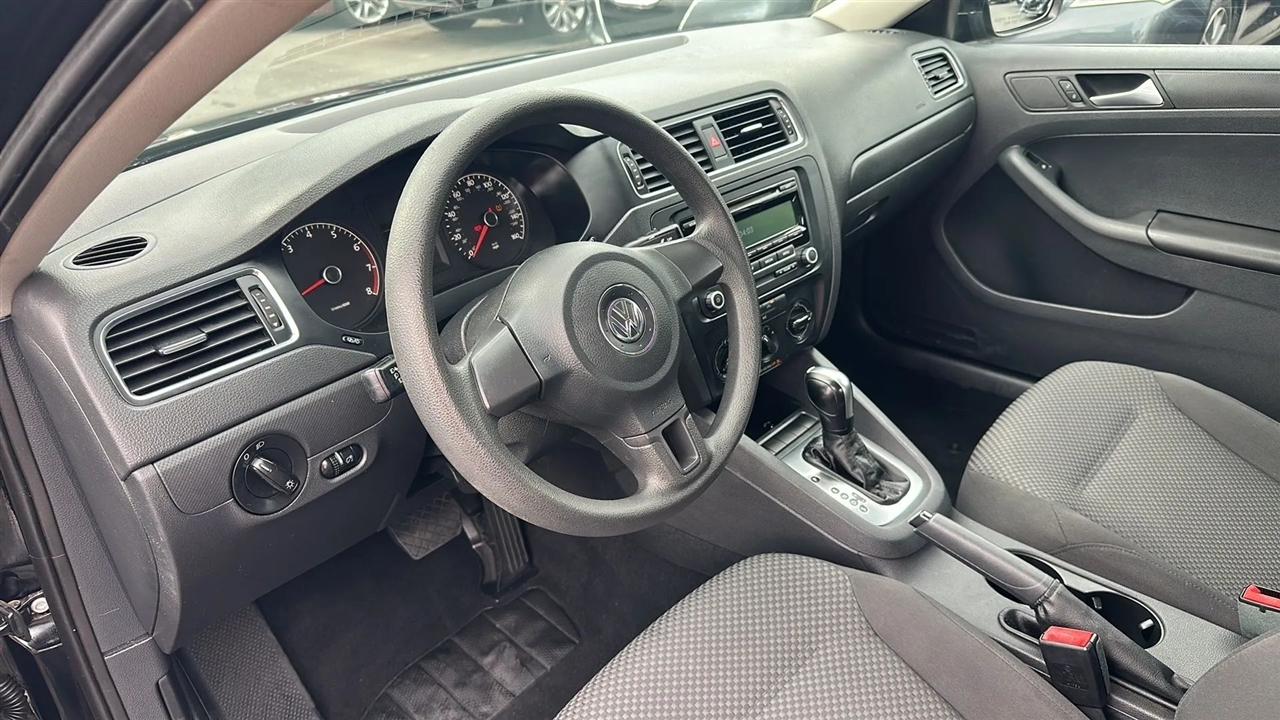 Volkswagen Jetta Sedan  2013