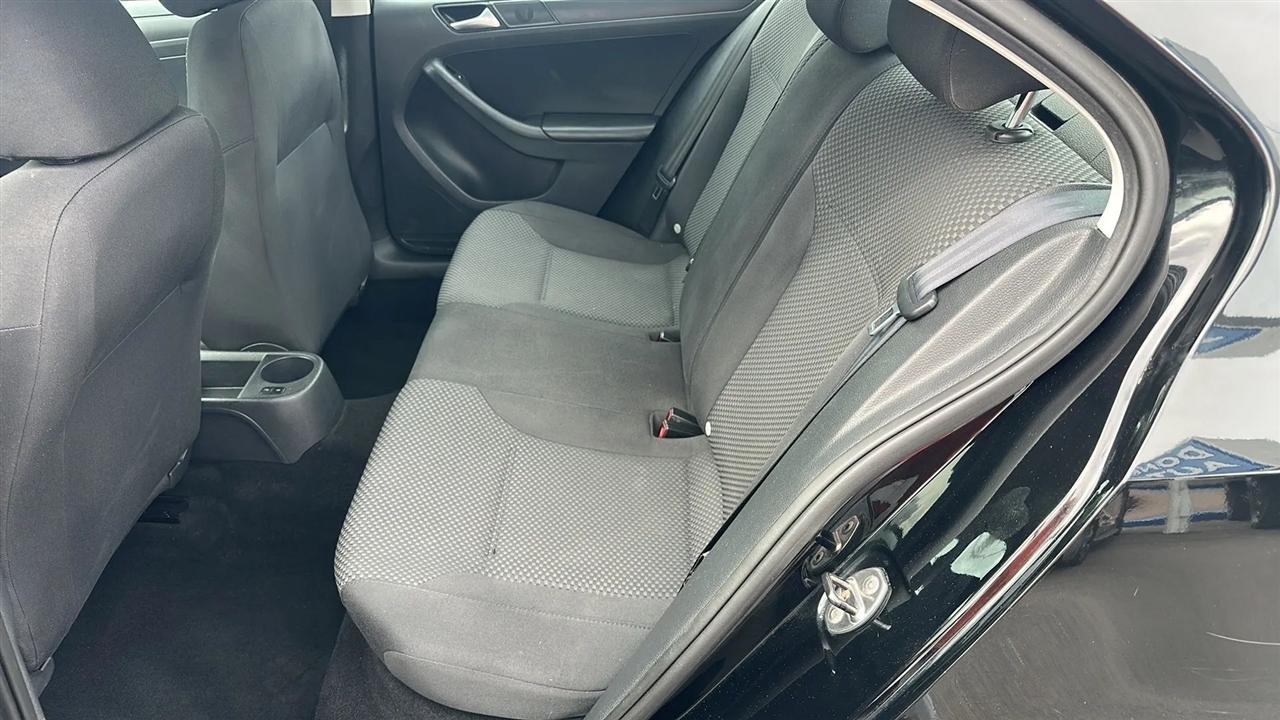 Volkswagen Jetta Sedan  2013