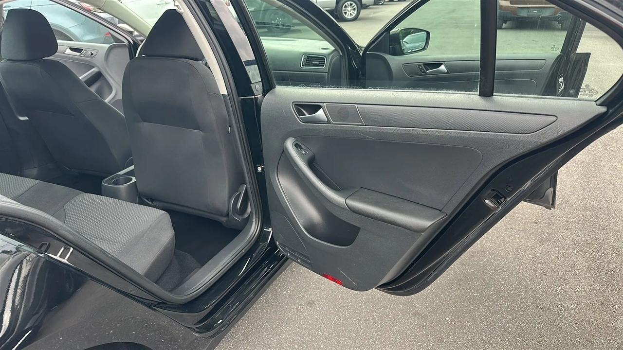 Volkswagen Jetta Sedan  2013