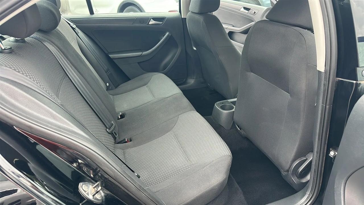 Volkswagen Jetta Sedan  2013