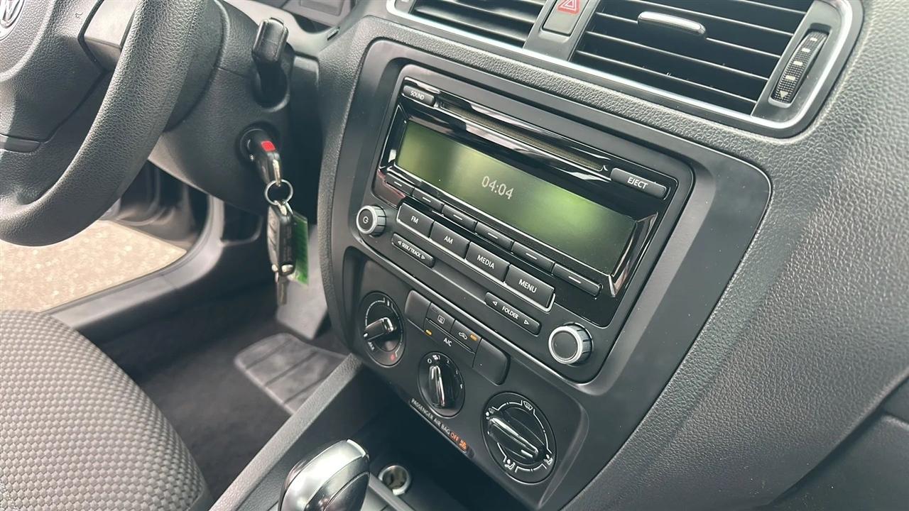Volkswagen Jetta Sedan  2013