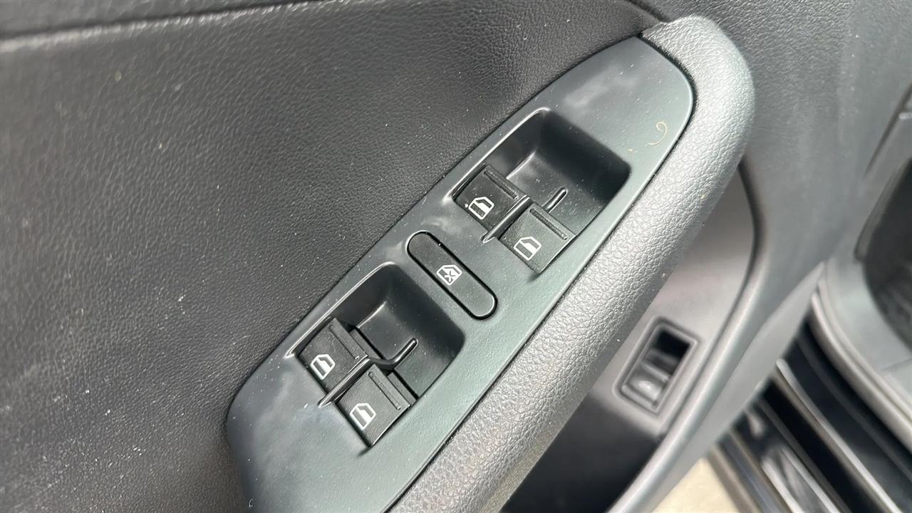 Volkswagen Jetta Sedan  2013