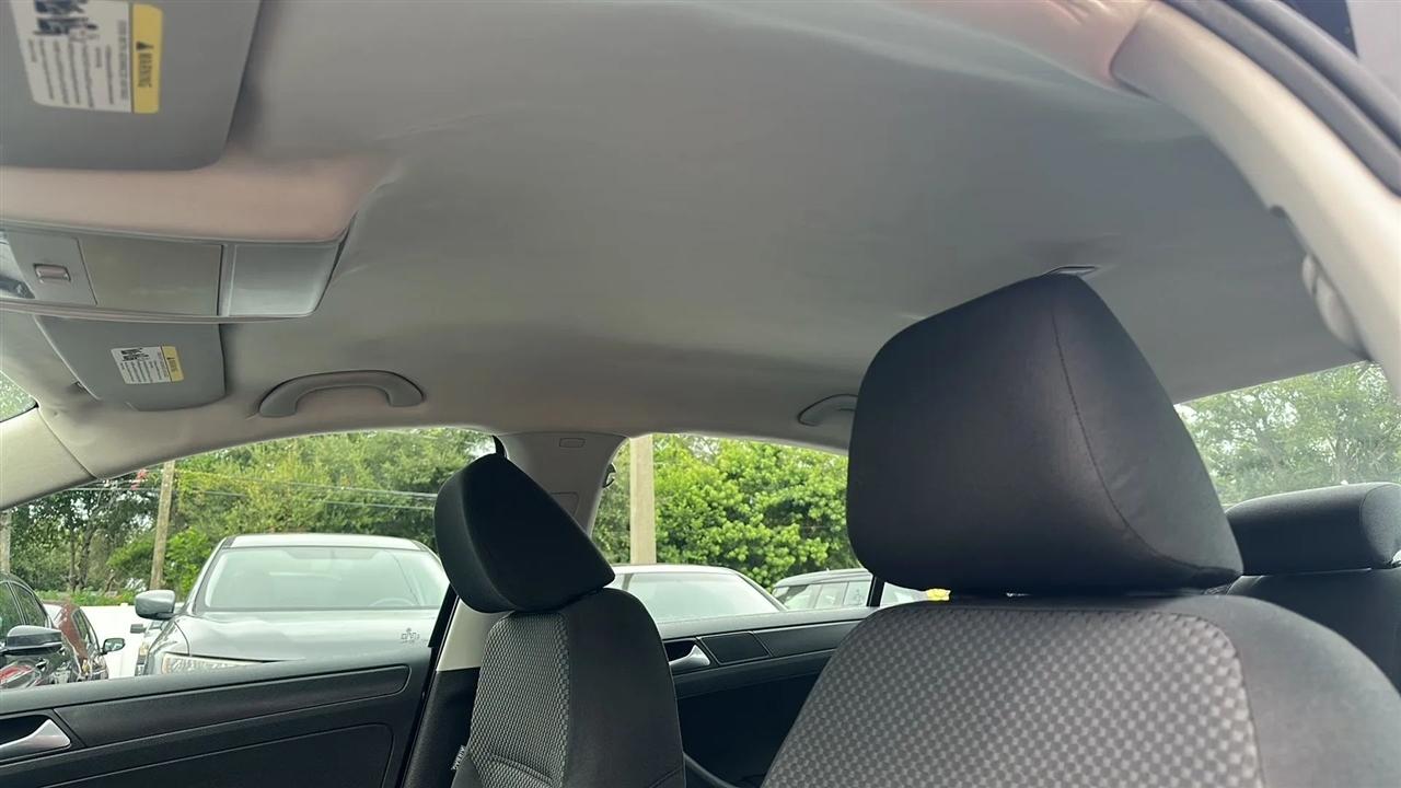 Volkswagen Jetta Sedan  2013