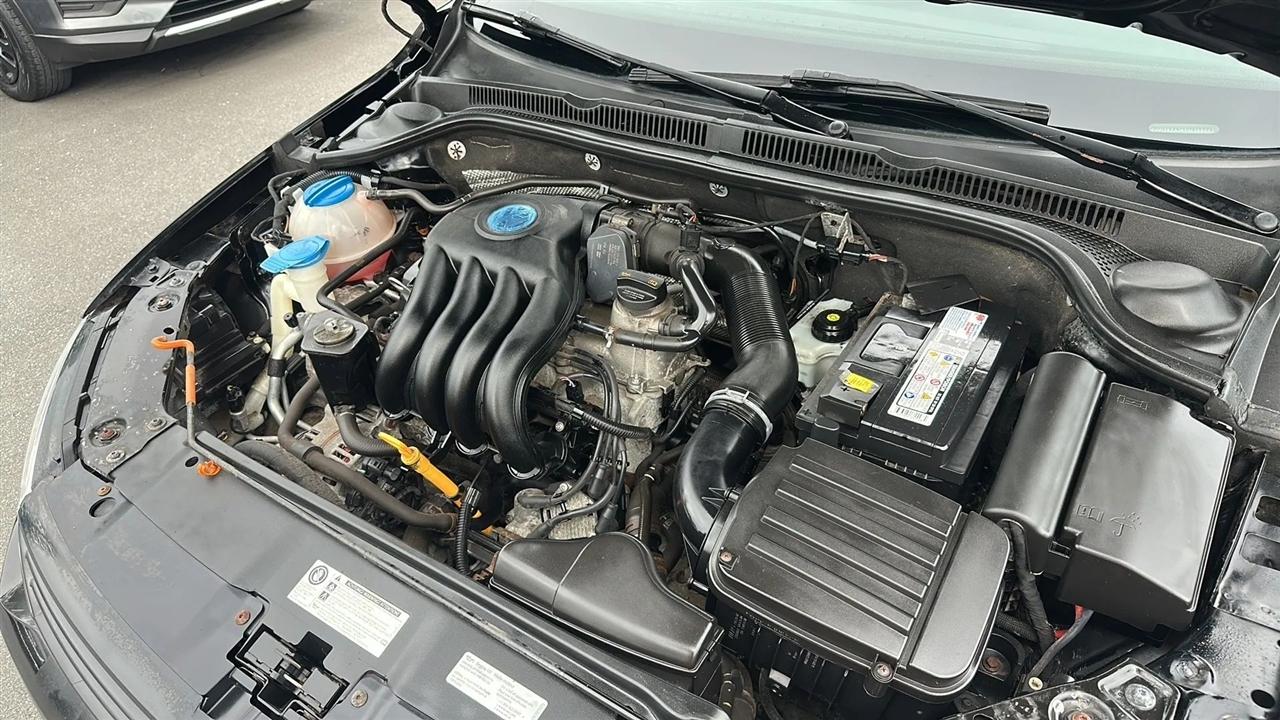 Volkswagen Jetta Sedan  2013