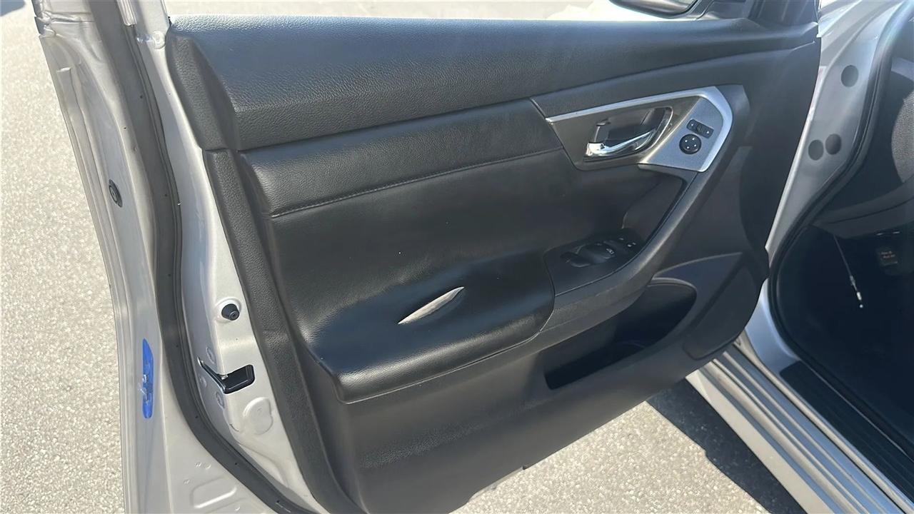 Nissan Altima  2015
