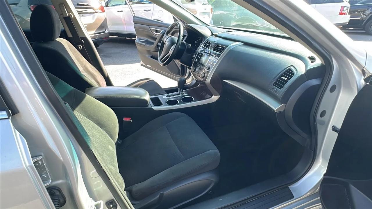 Nissan Altima  2015