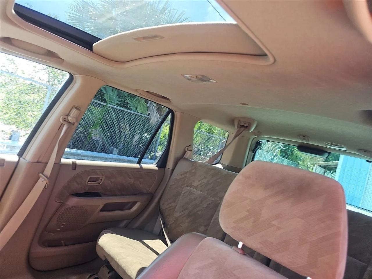 Honda CR-V  2004