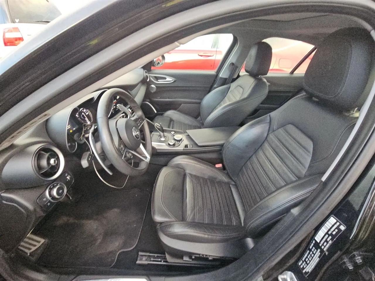 Alfa Romeo Giulia  2017