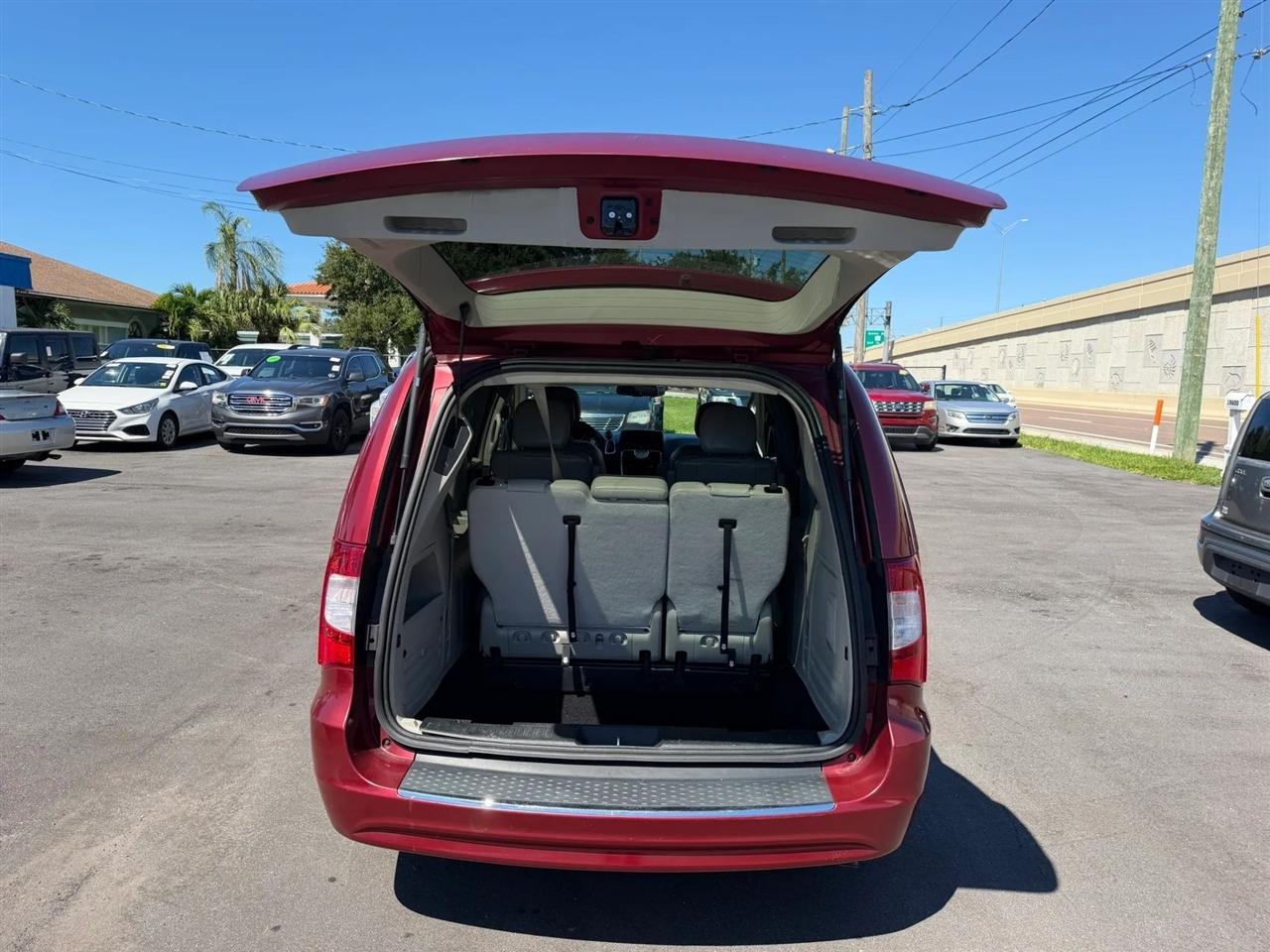 Chrysler Town & Country  2013