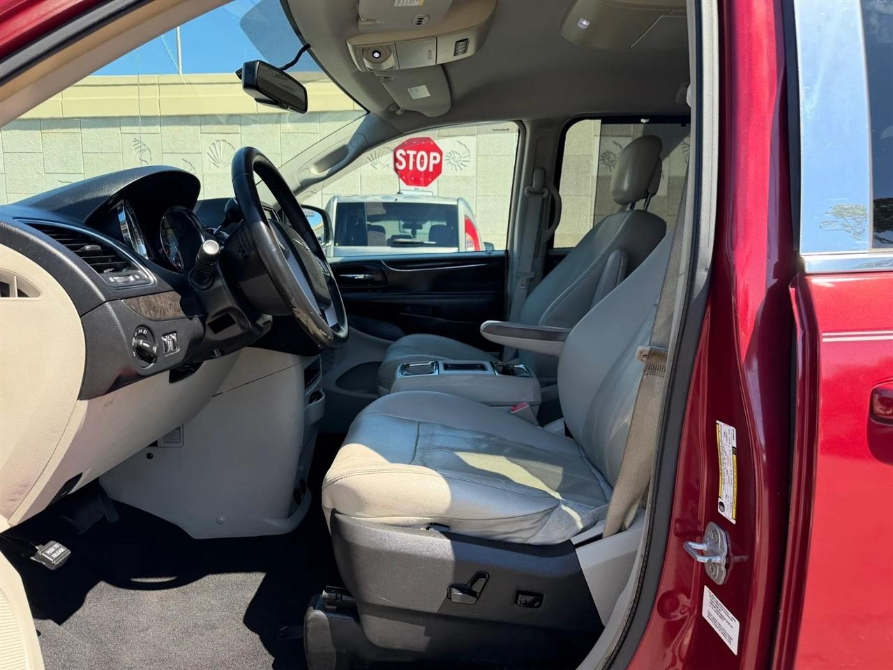 Chrysler Town & Country  2013