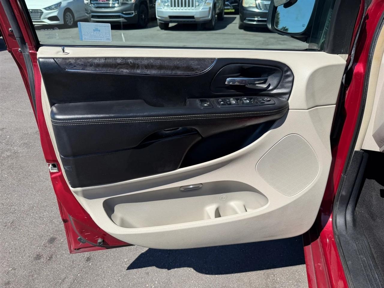 Chrysler Town & Country  2013