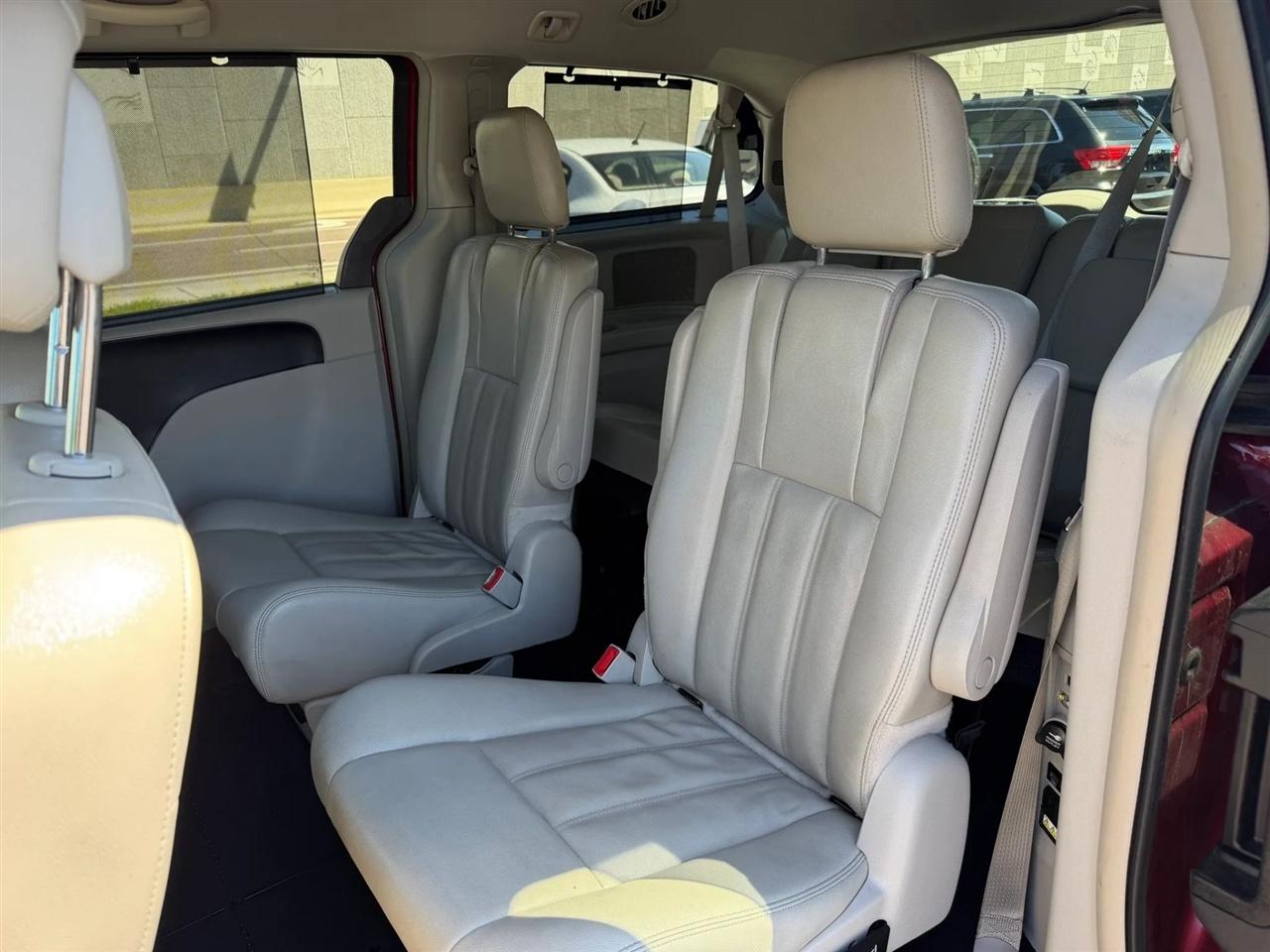 Chrysler Town & Country  2013
