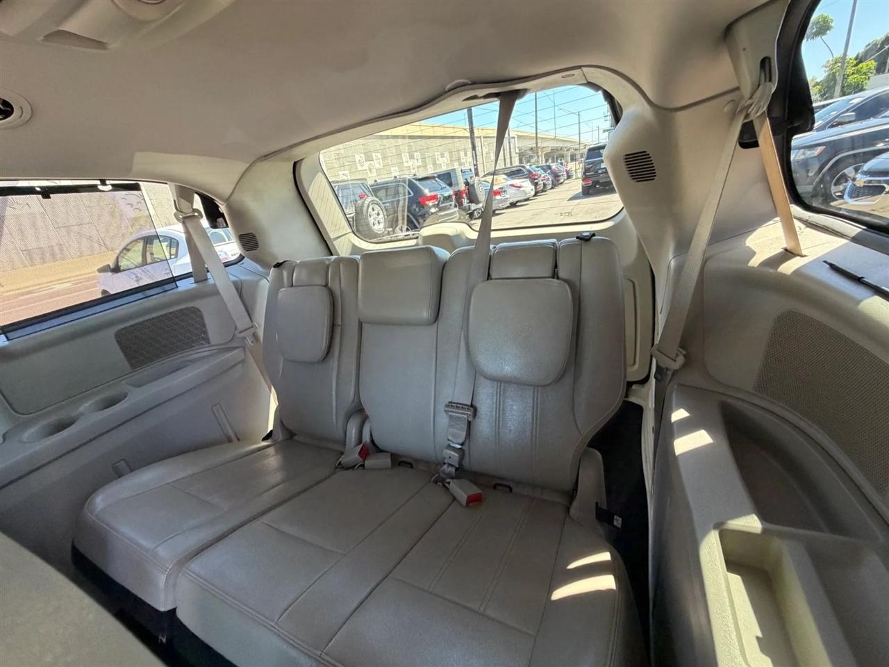 Chrysler Town & Country  2013