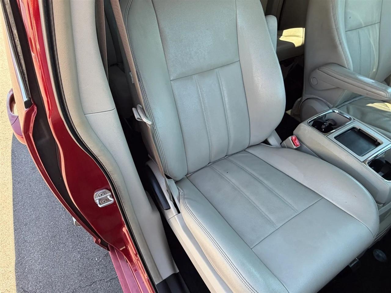 Chrysler Town & Country  2013