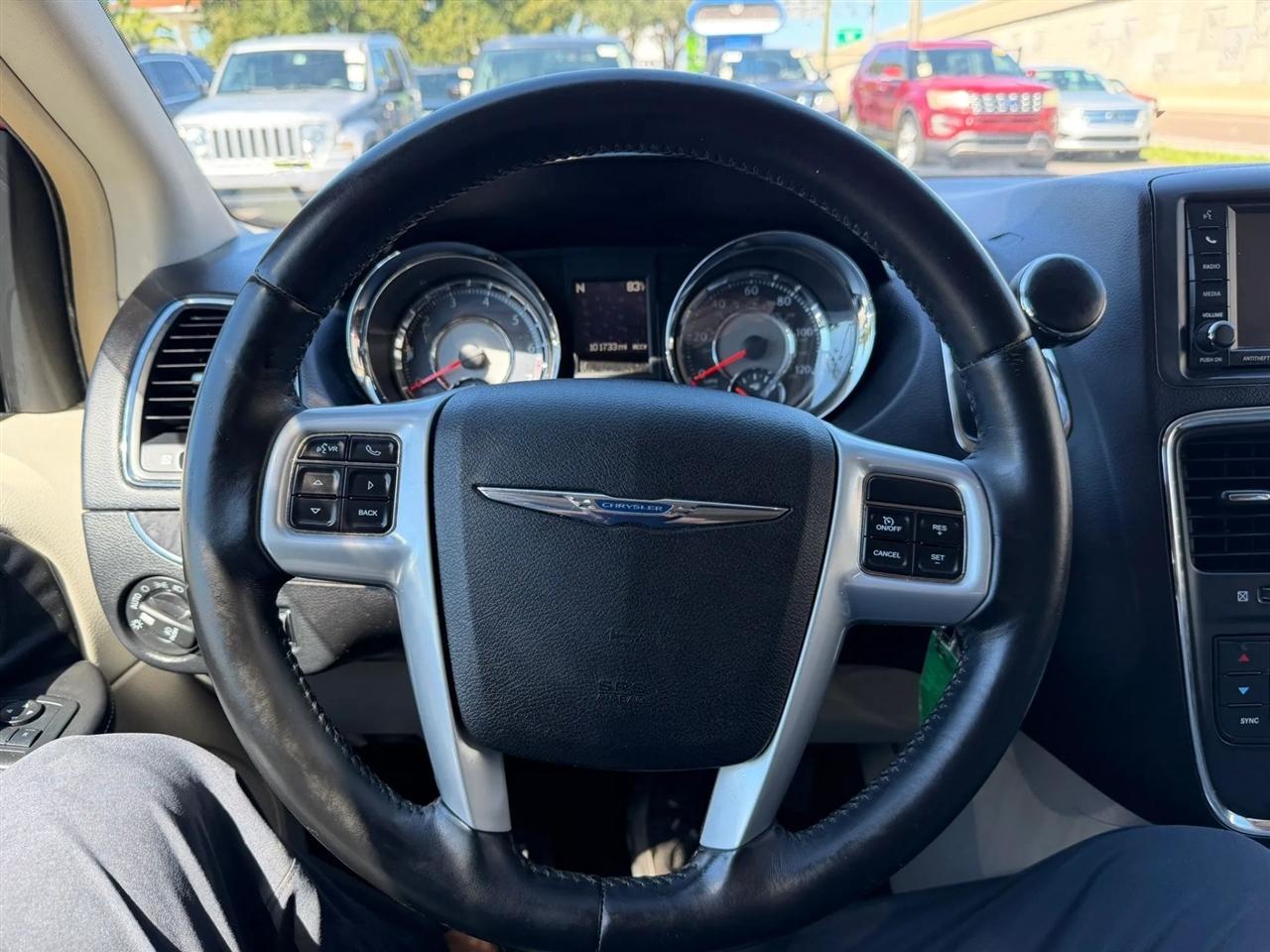 Chrysler Town & Country  2013