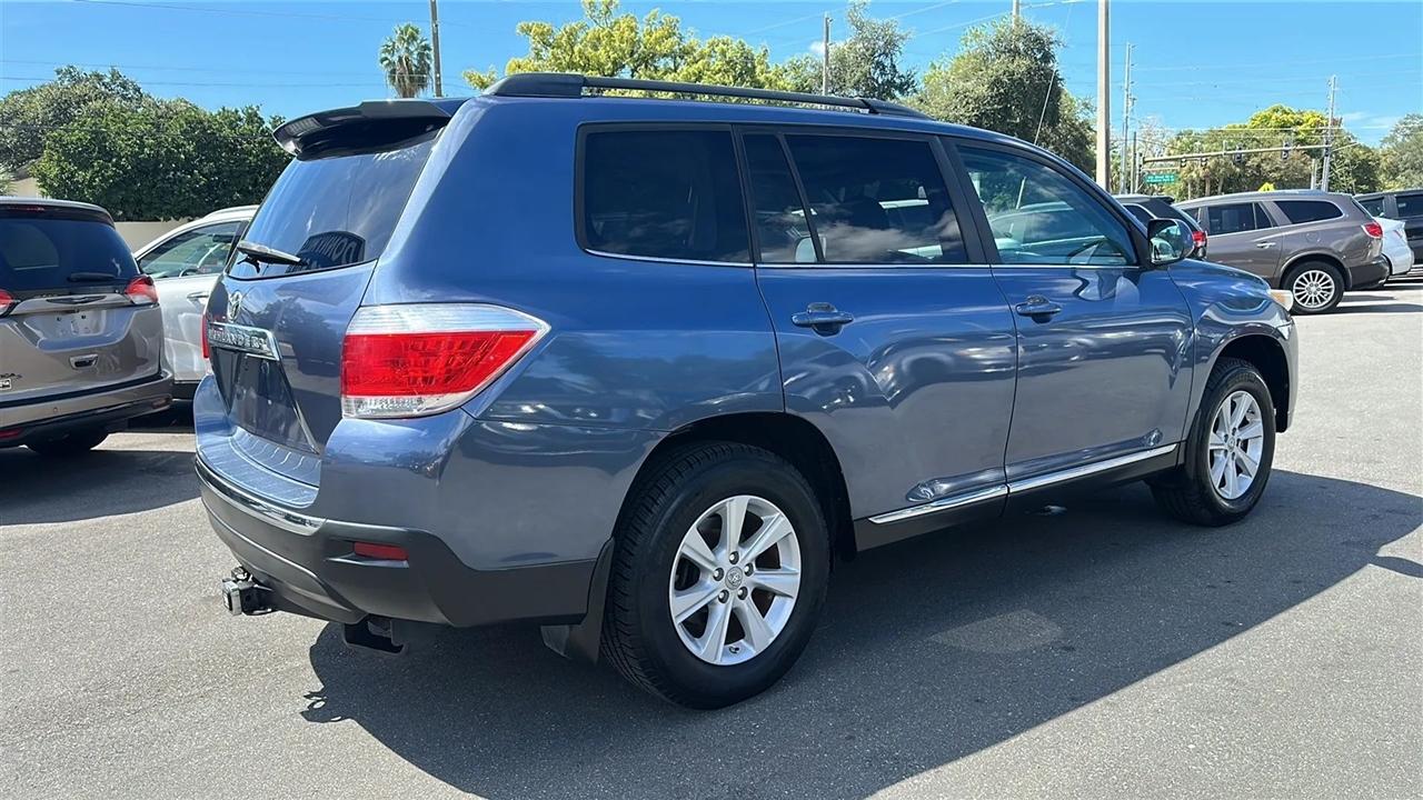 Toyota Highlander  2011