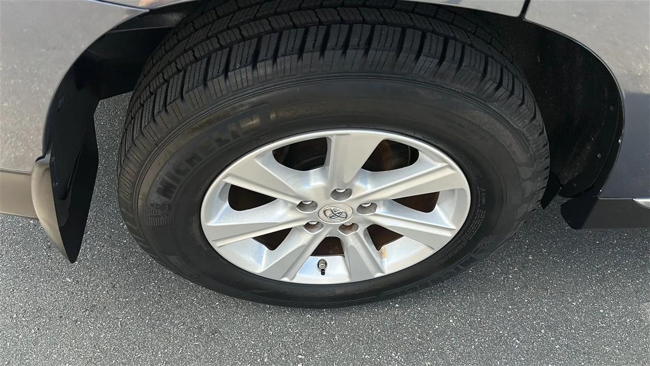 Toyota Highlander  2011