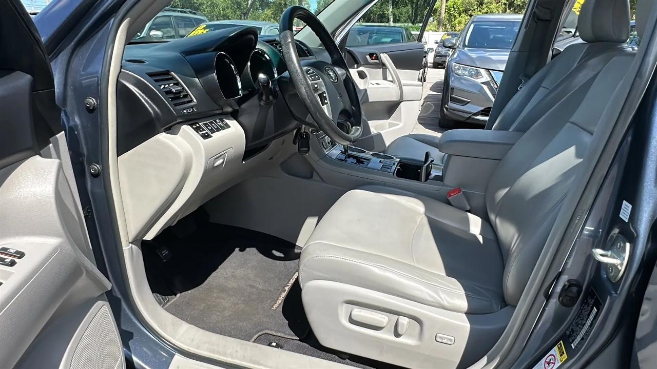 Toyota Highlander  2011