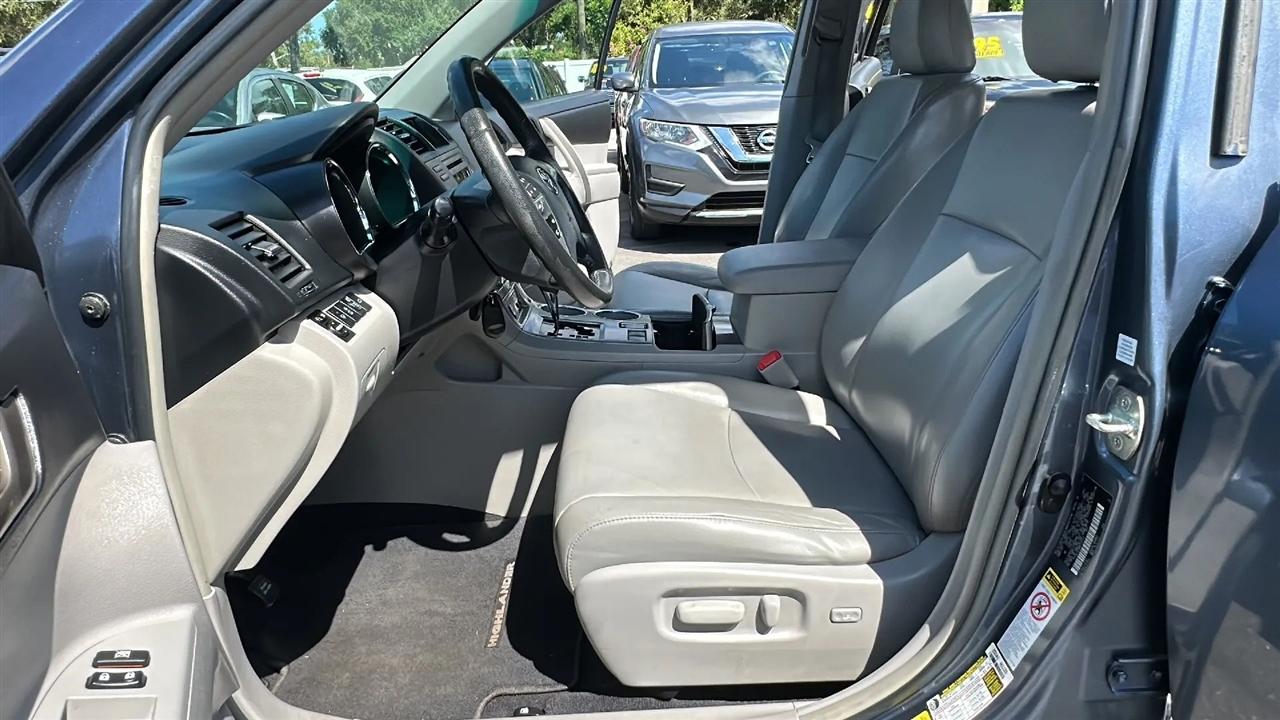 Toyota Highlander  2011