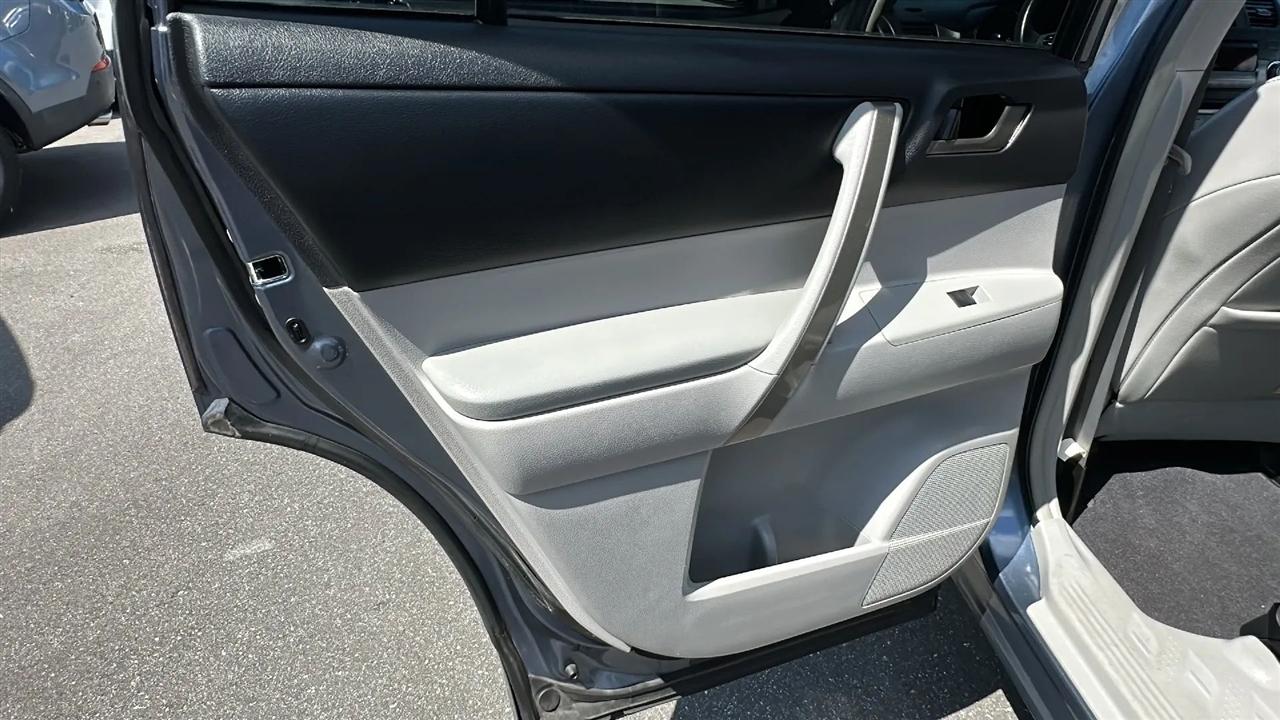 Toyota Highlander  2011