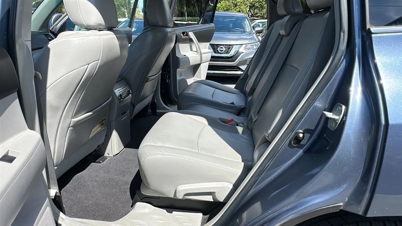 Toyota Highlander  2011