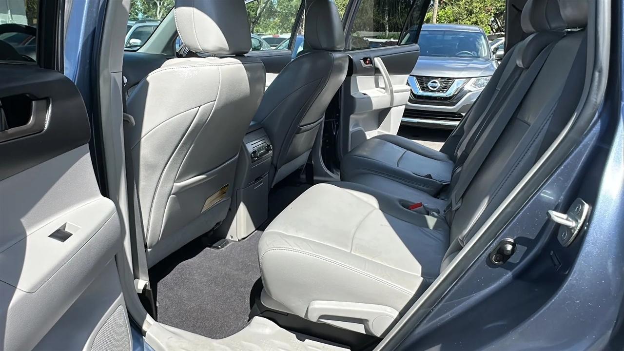 Toyota Highlander  2011