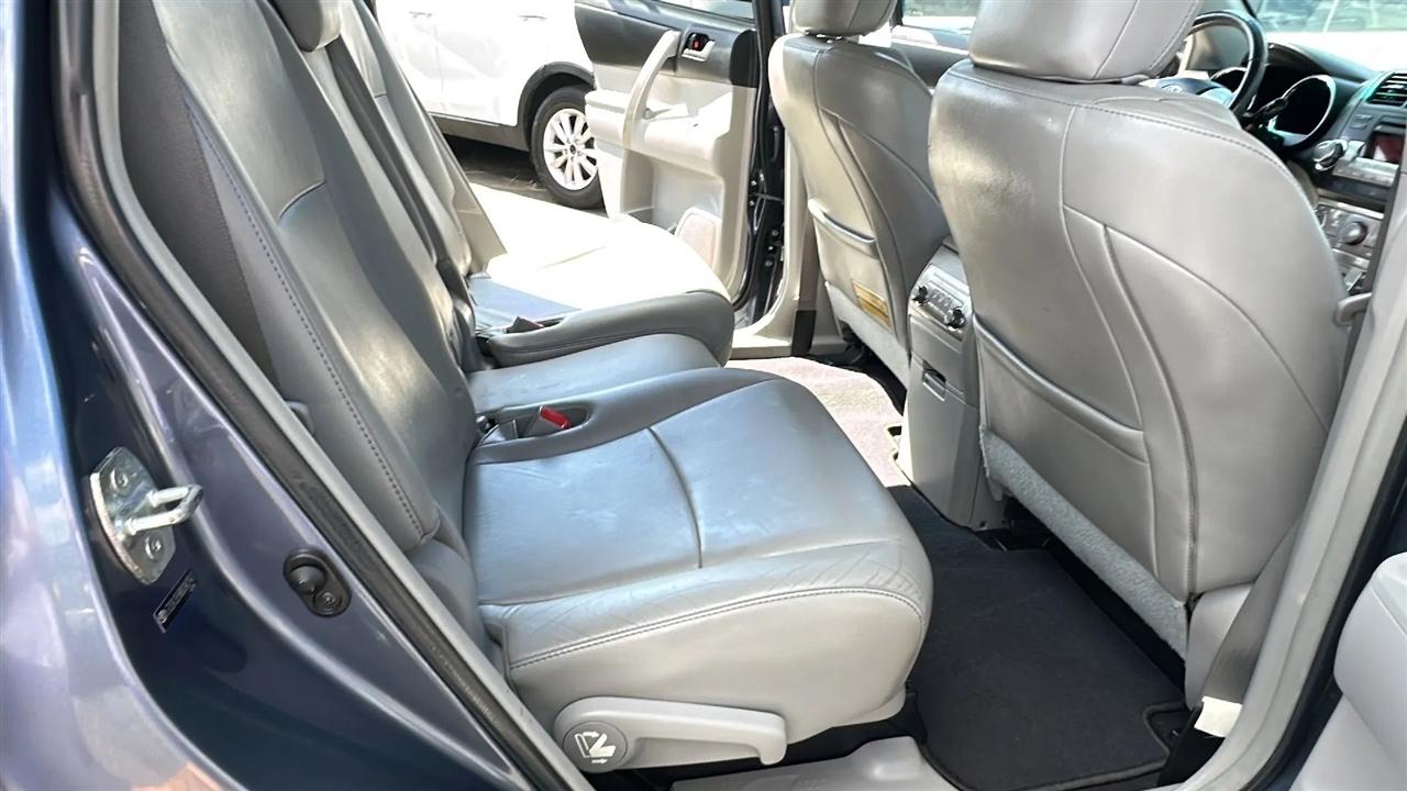 Toyota Highlander  2011
