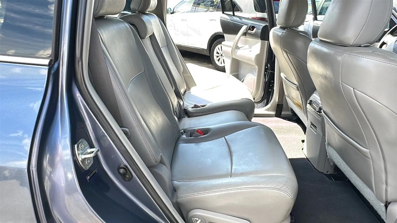 Toyota Highlander  2011