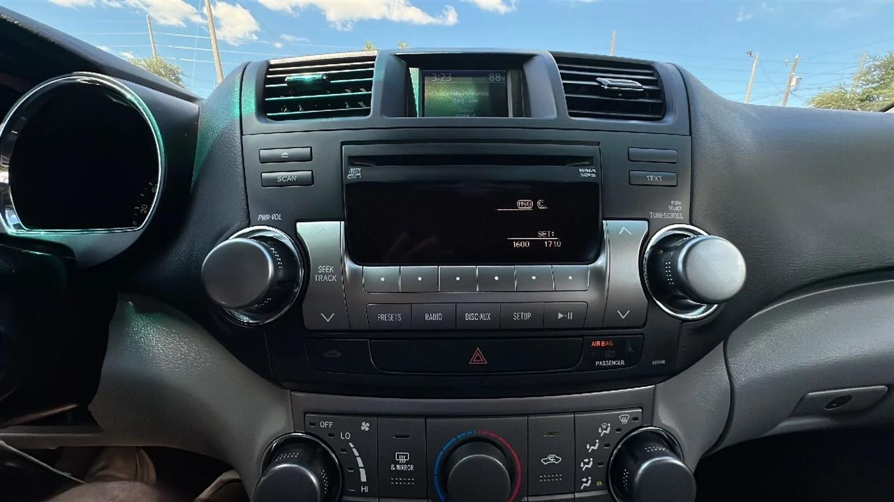Toyota Highlander  2011