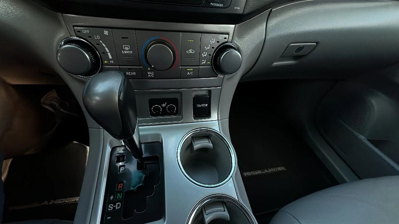 Toyota Highlander  2011