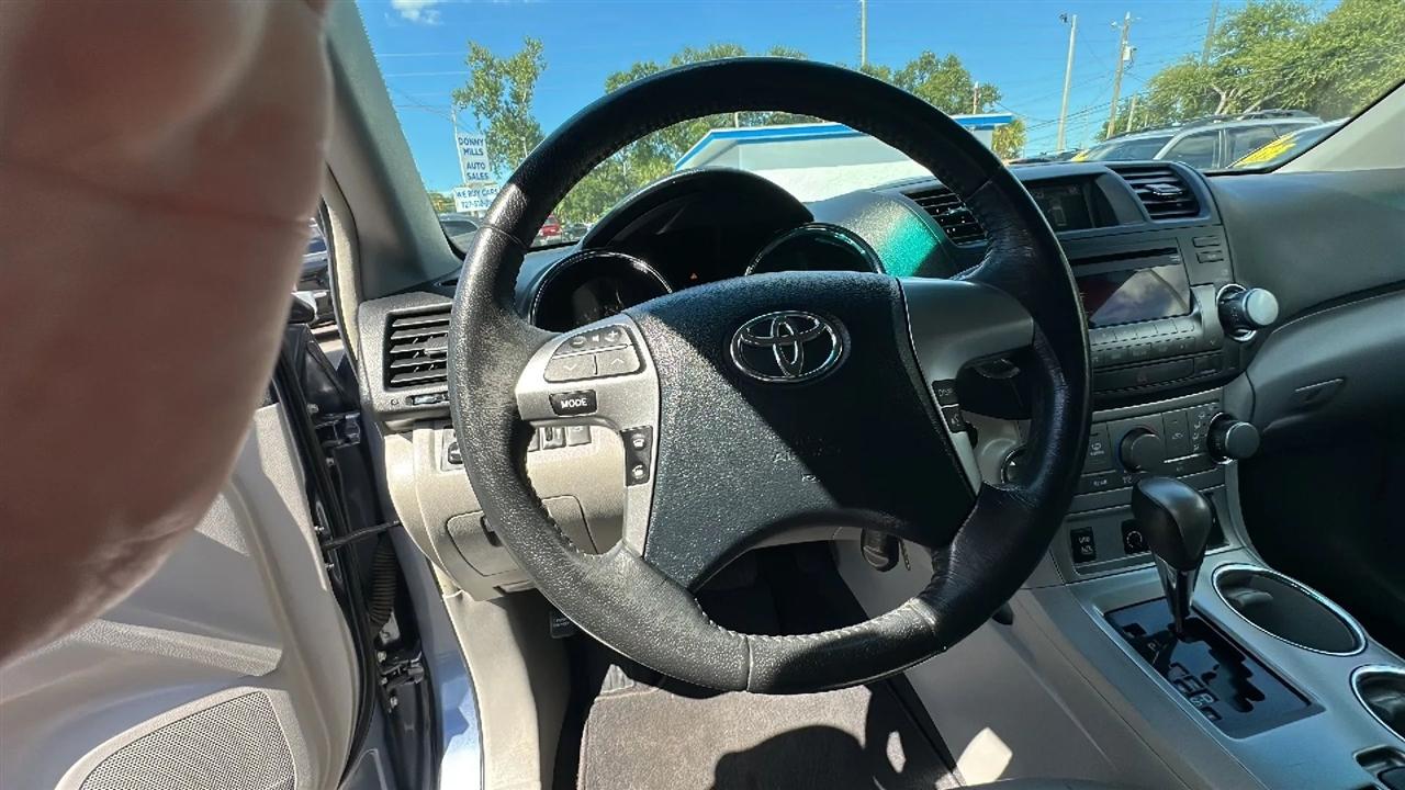 Toyota Highlander  2011