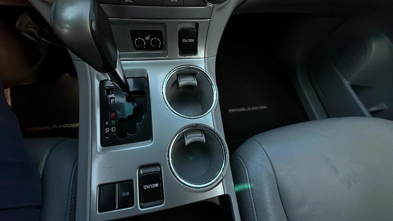 Toyota Highlander  2011