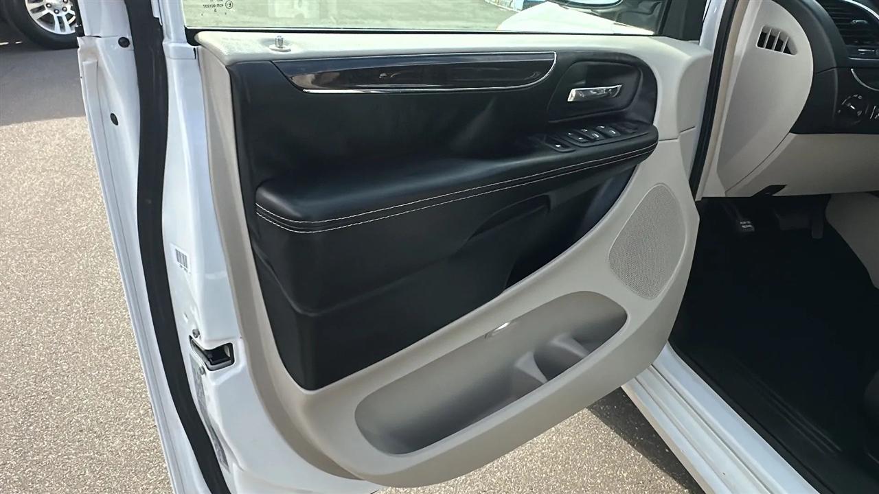 Chrysler Town & Country  2016