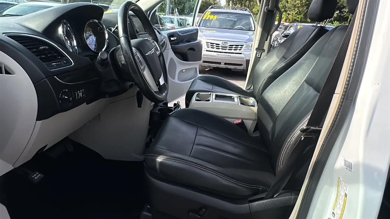 Chrysler Town & Country  2016