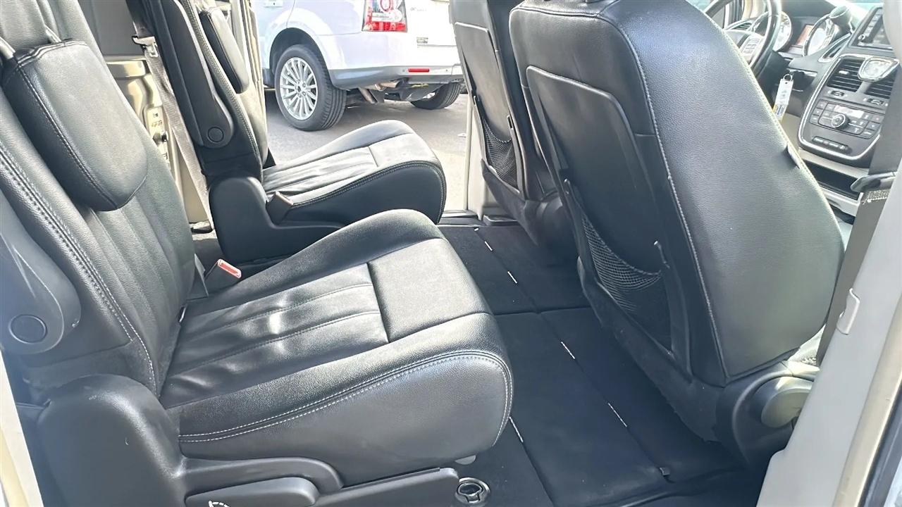 Chrysler Town & Country  2016