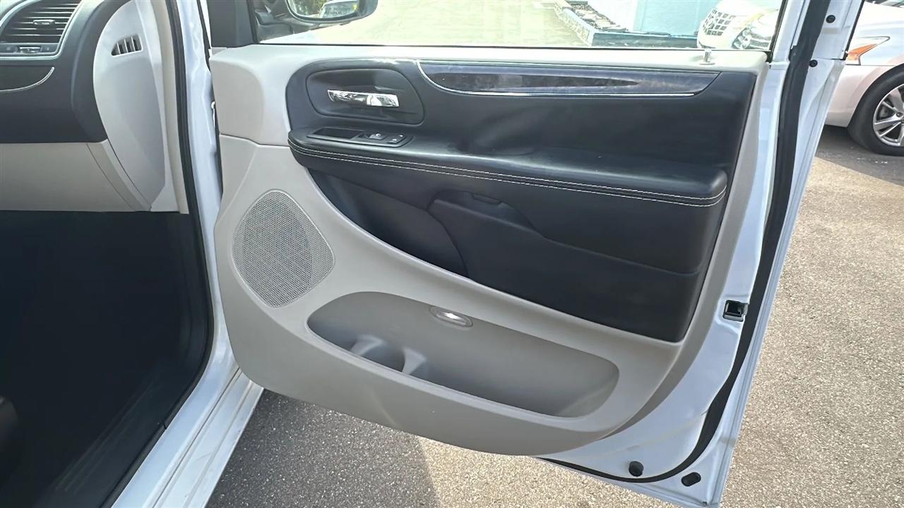 Chrysler Town & Country  2016